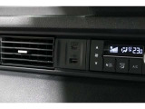 スマートフォンなどの音楽再生が可能なUSB接続ジャック装備車両です♪♪♪
