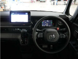 運転にかかわる様々な操作を安全に行えるように視点移動が少なく、操作性に配慮されたスイッチ類が凝縮されたコクピットです。