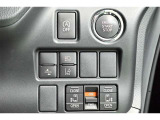 両側パワースライドドア付きだから、狭い駐車スペースなどでの乗り降りラクラク♪小さなお子さまのいるご家庭には嬉しい装備です。