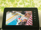 停車中にテレビや動画を楽しめるので、休憩時間も充実。家族旅行や長距離移動のお供に最適です。楽しい時間を過ごせる快適装備です。