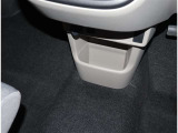 オシャレなインテリアで運転する気分も盛り上がりますよね^^