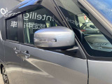 ウィンカードアミラー☆ライトの点滅で対向車、歩行者などに曲がることを知らせることができるので安心・安全につながりますね♪