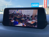 画面にテレビ映像が表示され、停車中の休憩時間にも映像を視聴できます。お出かけ先で待ち時間があるときなど、車内で過ごす時間の楽しみが広がる装備です。視聴は停車中にお楽しみください。