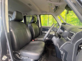 運転席シート廻りは使用感も少なく、良好な状態となっています。丁寧に使われていたことがよくわかりますね。