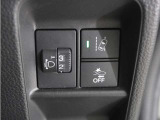 ◆VSA◆横滑り防止装置が装備されています。コーナーリング時の横すべりを抑える機能と、車両の急激な挙動変化を抑える機能で、安定した走行を実現しています。運転に安心とゆとりが出来ます。