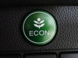 エンジン、エアコンなどを制御し低燃費な『ECONモード』に、また走りを楽しみたいとき、空調など快適性を重視したいときにはスイッチOFFで通常モードに切り替えができます!