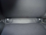 【ISOFIX(アイソフィックス)】お子様がいらっしゃるご家庭は必見!後席にチャイルドシートを直接金具に固定出来るISOFIX規格対応の座席です♪シートベルトのみを使用しての固定よりも安定します!