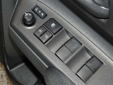 電動格納式ドアミラー・パワーウインドウを装備しています。