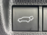 【パワーバックドア】スマートキーや運転席のボタンを押すだけでリアゲートが自動で開閉します!荷物を持っている時や、高い位置にあるバックドアを閉める際に便利な機能です♪