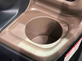 (前席/掘り込み式)ホットカップホルダー☆保温付で温活が車内でも実現♪600mlのペットボトルまで対応しておりスイッチ1つで温かい飲み物は保温を、冷たい飲み物は常温にしてくれます