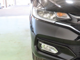 LEDヘッドライトは、点灯の瞬間から光量を発揮し、突然暗くなるトンネルなどでの安定感を高めます。