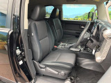 運転席まわりには十分なスペースがあり、大柄な方でもゆったり運転していただける環境です。