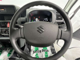 大きなステアリングで運転操作がしやすくなります!