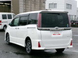 明るく広々、落ち着いた店内では、中古車のご検討・ご購入のほか、携帯電話(au)の購入等、様々なご相談に幅広く応えていきます♪