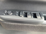 【スイッチ】パワーウィンドウ操作部、きれいに除菌し納車いたします。