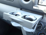 ドリンクホルダー★すぐ手が届く位置にドリンクホルダーを装備しています。運転中の水分補給もご安心です♪