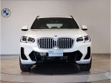 ☆BMWの代名詞とも言える【キドニーグリル】一目見ただけでBMW車であると認識できる確固たるアイコンとして存在感を放ちます☆