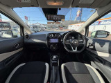 見通しのよいすっきりとした視界で、誰でも運転しやすいです。運転のしやすさは疲れにくさにも繋がりますよ♪