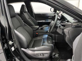 パワーシート搭載。微妙な調整が手軽にでき、最適なポジションで運転することが可能です。