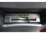 ピッタリ収まるビルトインタイプのETC!今では高速道路の必需品で、渋滞知らずで割引も利いて、一石二鳥ですよ♪(^^)