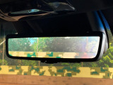 【デジタルインナーミラー】後席の大きな荷物や同乗者で後方が確認しづらい時でも安心!カメラが撮影した車両後方の映像をルームミラー内に表示。クリアな視界で状況の確認が可能です!