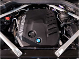 【BMWクリーンディーゼル】市場をリードするディーゼルエンジン。低回転ステージ専用ターボが走り出しから効果的に過給を行いスムーズな発進加速や低燃費を実現。ディーゼルの常識を超えたスポーティな走りを!