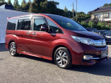 大きく開くスライドドアで狭い場所でも隣を気にすることなく楽に乗り降りできます
