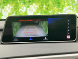 テレビ映像を表示できるモニターを備えています。停車中の休憩時間などに映像を楽しめるのがうれしいポイント。画面上には操作用の表示もまとまり、視聴したいときに使いやすい構成です。