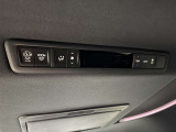 【後席エアコン】後席用にもエアコンの操作スイッチがあり快適です。どの席に座ってもドライブが楽しめます☆
