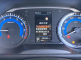 エマージェンシーブレーキは前方の車両や歩行者との衝突回避をサポートします。車両や歩行者と衝突の恐れがある時に警報とブレーキにより、運転者の衝突回避操作を支援します。