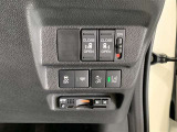 両側パワースライドドア装備!運転席からも操作ができるのでお年寄りやお子様がご一緒の際も安心です♪