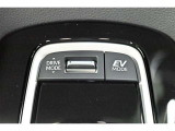 ミッションはCVTを搭載しておりますのでシームレスな加速と低燃費を体感できます。