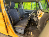 運転席シート廻りは使用感も少なく、良好な状態となっています。丁寧に使われていたことがよくわかりますね。