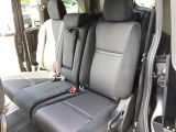 ホンダ車の低床ボディは、チャイルドシートへのお子さまの乗降や荷物の積載もスムーズ。座り心地が良く、快適なドライブを楽しんでいただけます。