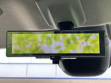 画面に映像を表示でき、停車中の待ち時間にテレビ番組などを視聴する際に便利です。画面表示を楽しめる装備が備わり、車内で過ごす時間をより充実させたい方にもおすすめです。