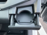 手の届きやすい位置にドリンクホルダー装備してある為とても便利です☆