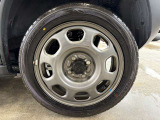 165/60R15タイヤ装着車♪各種アルミホイールや、スタッドレスタイヤも取扱いしております。是非ご相談ください♪