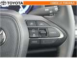 高速道路などを一定の速度で走行したい場合に、スイッチを操作することでアクセルペダルを踏まずに定速走行できます。