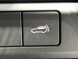 【パワーバックドア】スマートキーや運転席のボタンを押すだけでリアゲートが自動で開閉します!荷物を持っている時や、高い位置にあるバックドアを閉める際に便利な機能です♪