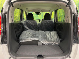 普段のお買い物や通勤、送迎等に十分な荷室スペースを確保しております。セカンドシートを倒すと、大きな荷物の積載も可能です♪
