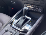 アクセルペダルを踏み込む量や速さに応じて変速パターンをし、人馬一体の運転感覚を発揮してくれる6速オートマ!