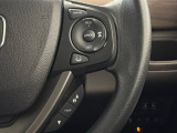 【ACC〈アダプティブ・クルーズ・コントロール〉】アクセルペダルを踏まずに設定した車速を保つクルーズコントロールに、前走車を検知する機能を追加。車速と車間を適切に制御することを支援します。