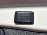 【パワーバックドア】スマートキーや運転席のボタンを押すだけでリアゲートが自動で開閉します!荷物を持っている時や、高い位置にあるバックドアを閉める際に便利な機能です♪