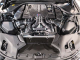 【BMWエンジン】革新的なガソリン・エンジン・テクノロジーによる高性能かつ高効率。レスポンスの良いパワーを発揮。常にスムーズな吸気を実現しアクセル開度にダイレクトに反応しドライビングを楽しく演出。