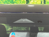 【三菱e-Assist】走行中に前方の車両等を認識し、衝突しそうな時は警報とブレーキで衝突回避と被害軽減をアシスト。より安全にドライブをお楽しみいただけます。