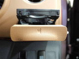 運転席ドリンクホルダーで室内スッキリ♪