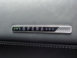 一枚革を手間を惜しまず巧みな技巧で仕上げたOPERAナッパレザーインテリア