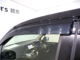 ★ドアバイザー★雨天時に窓を開けても濡れにくく車内に雨が入り込むのを防ぎながら換気ができます(^^♪
