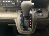 停車中にブレーキペダルを踏み続けなくてもブレーキ保持ができるオートマチックブレーキホールド機能もついております。