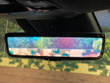 【デジタルインナーミラー】後席の大きな荷物や同乗者で後方が確認しづらい時でも安心!カメラが撮影した車両後方の映像をルームミラー内に表示。クリアな視界で状況の確認が可能です!
